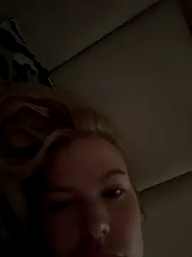 Chloemillerrxx online show from 09-19-25, 03:49