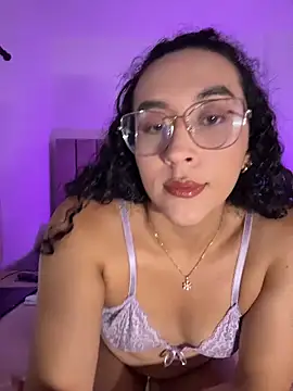 Snapshot of alehia_cute chatting on 05-16-26, 10:09 alehia cute online show from 05-16-26, 10:09