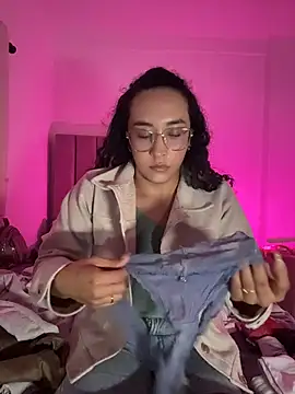 Snapshot of alehia_cute chatting on 05-29-26, 12:38 alehia cute online show from 05-29-26, 12:38