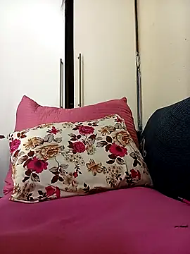 Snapshot of PRETTYJANE36 chatting on 10-03-25, 07:48 PRETTYJANE36 online show from 10-03-25, 07:48