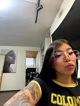 Maddy Piink online show from 11-21-25, 09:36