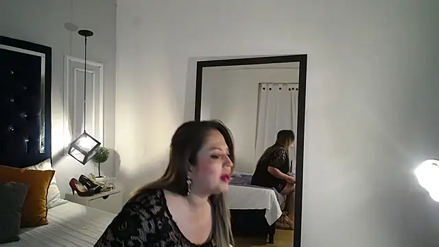 Snapshot of AntonellaRicher chatting on 10-11-25, 02:56 AntonellaRicher online show from 10-11-25, 02:56