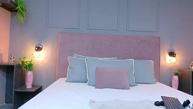 Camila Hill  online show from 09-11-25, 12:49