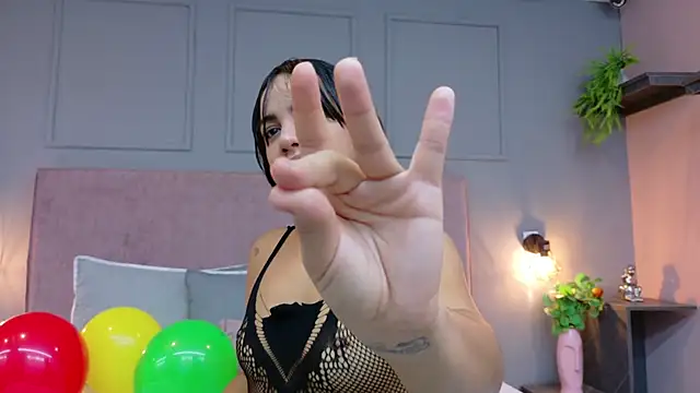 Camila Hill  online show from 10-04-25, 04:08