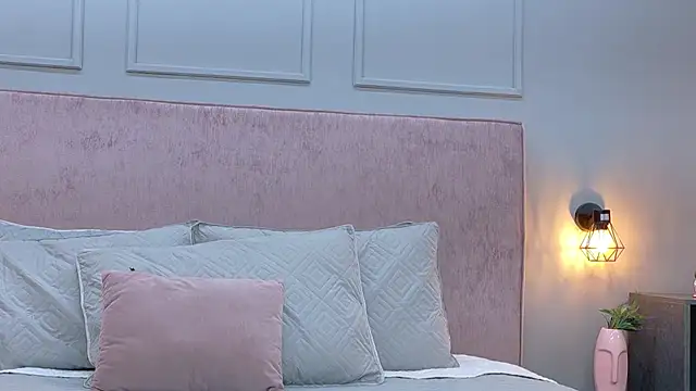 Camila Hill  online show from 02-10-26, 04:28