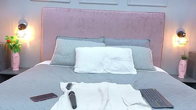 Camila Hill  online show from 03-12-26, 01:37