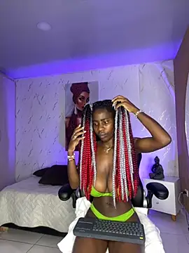 Snapshot of MorenaLush_Eup chatting on 10-29-25, 03:27 MorenaLush Eup online show from 10-29-25, 03:27