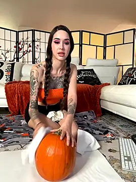 fantasyxwolf online show from 10-31-25, 06:37