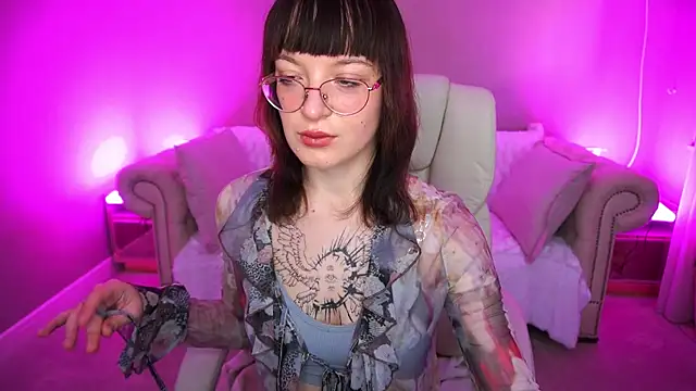 Pixie Peachh online show from 11-02-25, 07:02