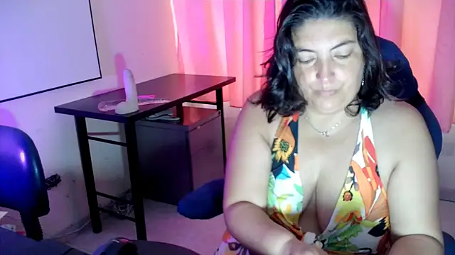 Snapshot of lina_maria99 chatting on 12-04-25, 11:31 lina maria99 online show from 12-04-25, 11:31