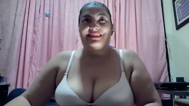Snapshot of lina_maria99 chatting on 02-22-26, 02:36 lina maria99 online show from 02-22-26, 02:36