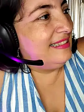 Snapshot of lina_maria99 chatting on 10-04-25, 07:04 lina maria99 online show from 10-04-25, 07:04
