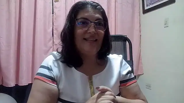 Snapshot of lina_maria99 chatting on 05-19-26, 01:10 lina maria99 online show from 05-19-26, 01:10