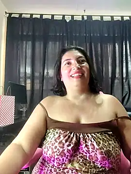 Snapshot of lina_maria99 chatting on 10-15-25, 10:18 lina maria99 online show from 10-15-25, 10:18
