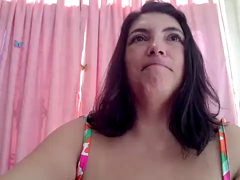 Snapshot of lina_maria99 chatting on 02-28-26, 01:00 lina maria99 online show from 02-28-26, 01:00