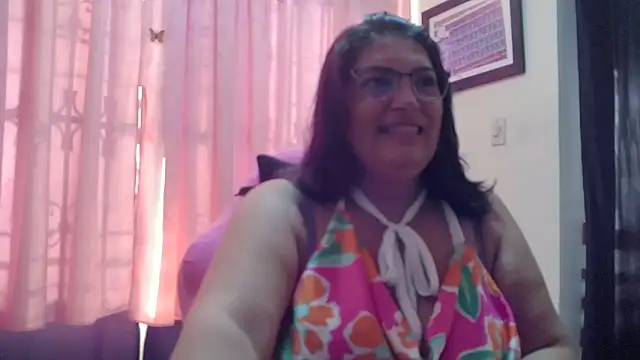 Snapshot of lina_maria99 chatting on 05-15-26, 12:58 lina maria99 online show from 05-15-26, 12:58