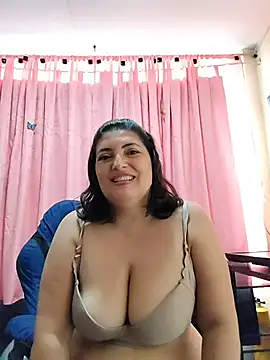 Snapshot of lina_maria99 chatting on 02-09-26, 02:15 lina maria99 online show from 02-09-26, 02:15