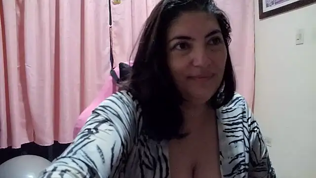 Snapshot of lina_maria99 chatting on 05-26-26, 10:46 lina maria99 online show from 05-26-26, 10:46