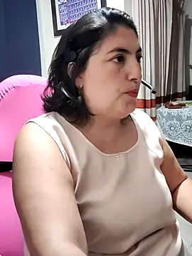 Snapshot of lina_maria99 chatting on 09-28-25, 12:06 lina maria99 online show from 09-28-25, 12:06