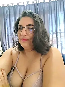 Snapshot of lina_maria99 chatting on 11-12-25, 07:18 lina maria99 online show from 11-12-25, 07:18