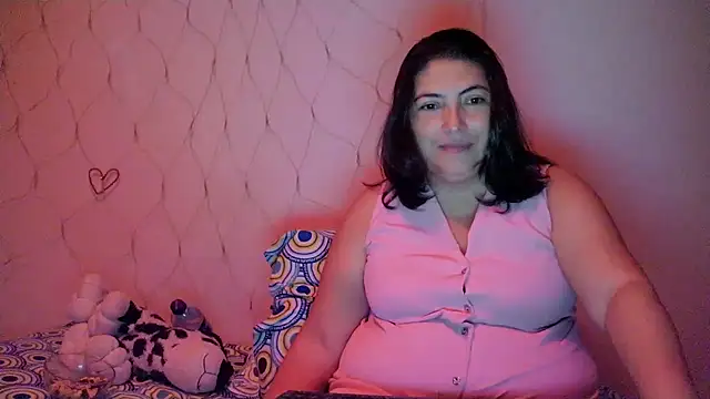 Snapshot of lina_maria99 chatting on 05-25-26, 12:43 lina maria99 online show from 05-25-26, 12:43