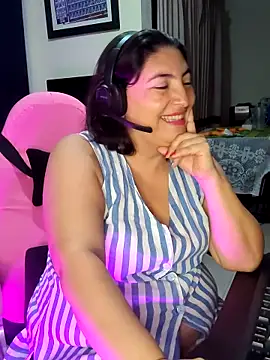 Snapshot of lina_maria99 chatting on 10-05-25, 07:10 lina maria99 online show from 10-05-25, 07:10