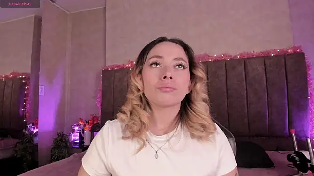 LanaMills  online show from 07-14-26, 04:28