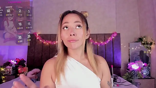 Snapshot of LanaMills_ chatting on 05-16-26, 05:39 LanaMills online show from 05-16-26, 05:39