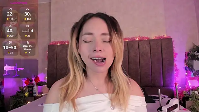 LanaMills  online show from 06-25-26, 04:21