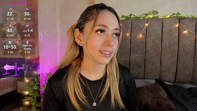 LanaMills  online show from 02-10-26, 05:17