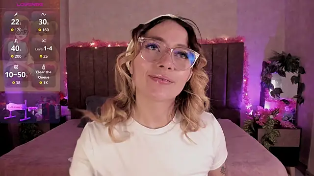 LanaMills  online show from 07-19-26, 04:21