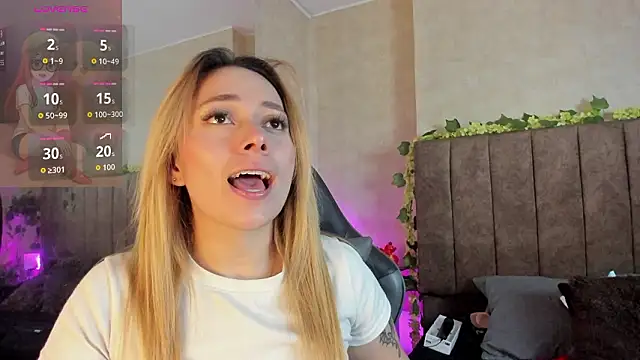 LanaMills  online show from 02-03-26, 04:43