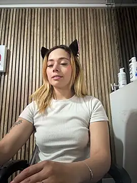 LanaMills  online show from 04-01-26, 04:36