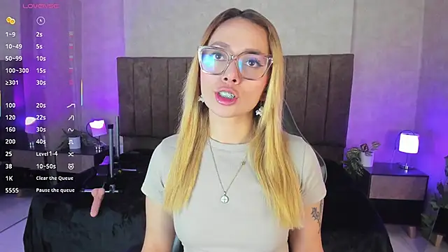 LanaMills  online show from 11-15-25, 05:00