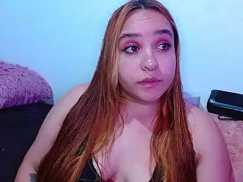 Snapshot of curvivan chatting on 11-17-25, 02:48 curvivan online show from 11-17-25, 02:48