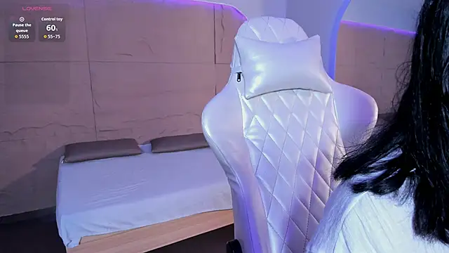 HannahMontgomery online show from 12-03-25, 04:17