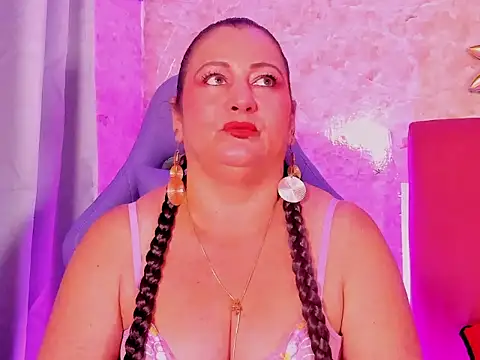 PalomaLombardi online show from 11-17-25, 08:02