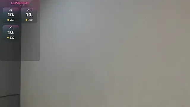 Snapshot of CharlotteCottin chatting on 10-10-25, 11:11 CharlotteCottin online show from 10-10-25, 11:11