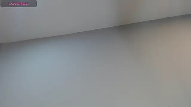 Snapshot of CharlotteCottin chatting on 11-12-25, 10:52 CharlotteCottin online show from 11-12-25, 10:52