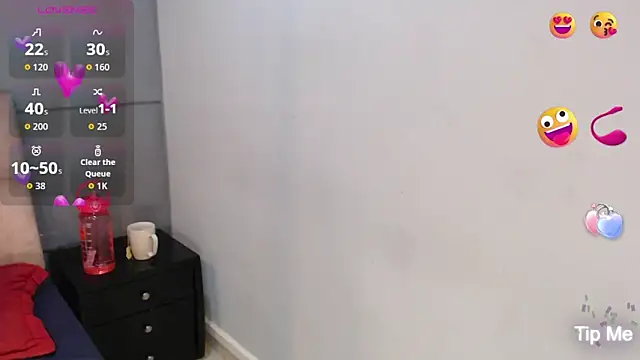 Snapshot of CharlotteCottin chatting on 09-26-25, 11:17 CharlotteCottin online show from 09-26-25, 11:17