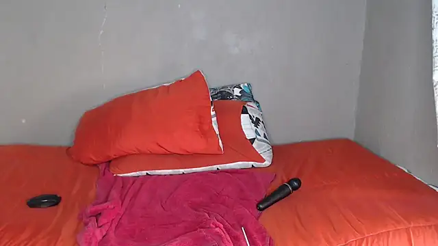 Lunalee online show from 02-10-26, 03:44