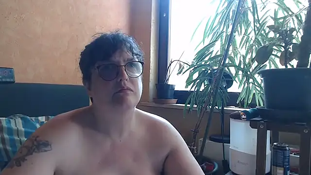 Snapshot of ladyfrombonn chatting on 06-21-26, 03:51 ladyfrombonn online show from 06-21-26, 03:51