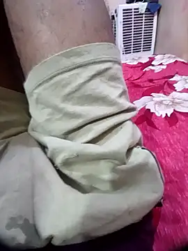 Snapshot of Priyankacam chatting on 10-11-25, 05:03 Priyankacam online show from 10-11-25, 05:03