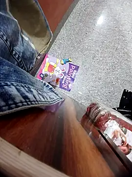 Snapshot of Priyankacam chatting on 10-31-25, 07:43 Priyankacam online show from 10-31-25, 07:43