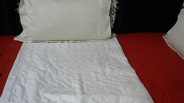 Snapshot of devinantalya chatting on 10-11-25, 11:55 devinantalya online show from 10-11-25, 11:55