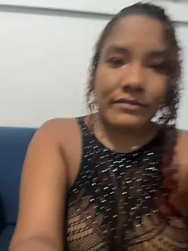 Snapshot of anailynn chatting on 09-19-25, 12:14 anailynn online show from 09-19-25, 12:14