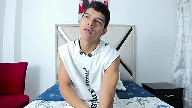 wyatt 3 online show from 12-18-25, 01:04