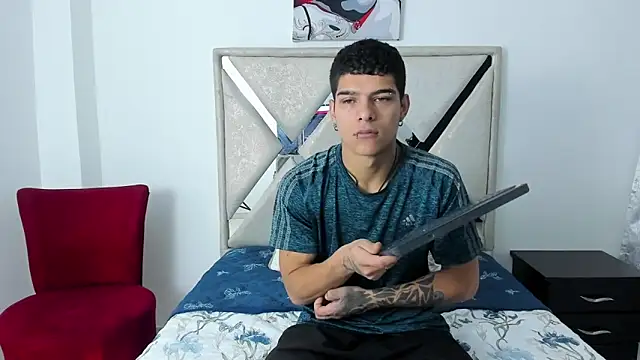 wyatt 3 online show from 12-15-25, 01:39