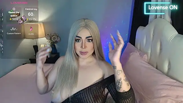 Snapshot of Unforgettable_Maria chatting on 07-26-26, 03:46 Unforgettable Maria online show from 07-26-26, 03:46