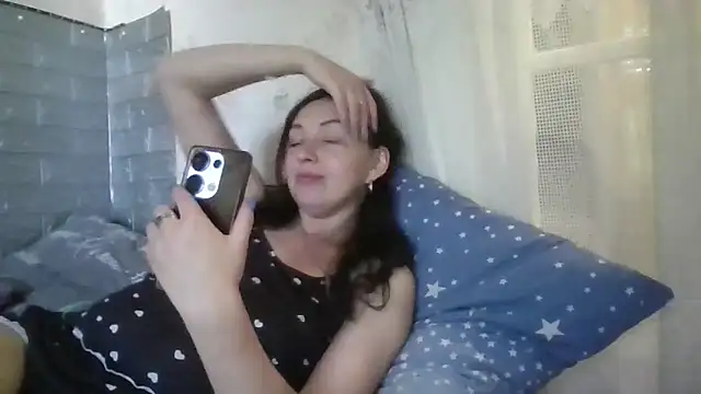 Snapshot of DanaNeon chatting on 05-21-26, 10:23 DanaNeon online show from 05-21-26, 10:23
